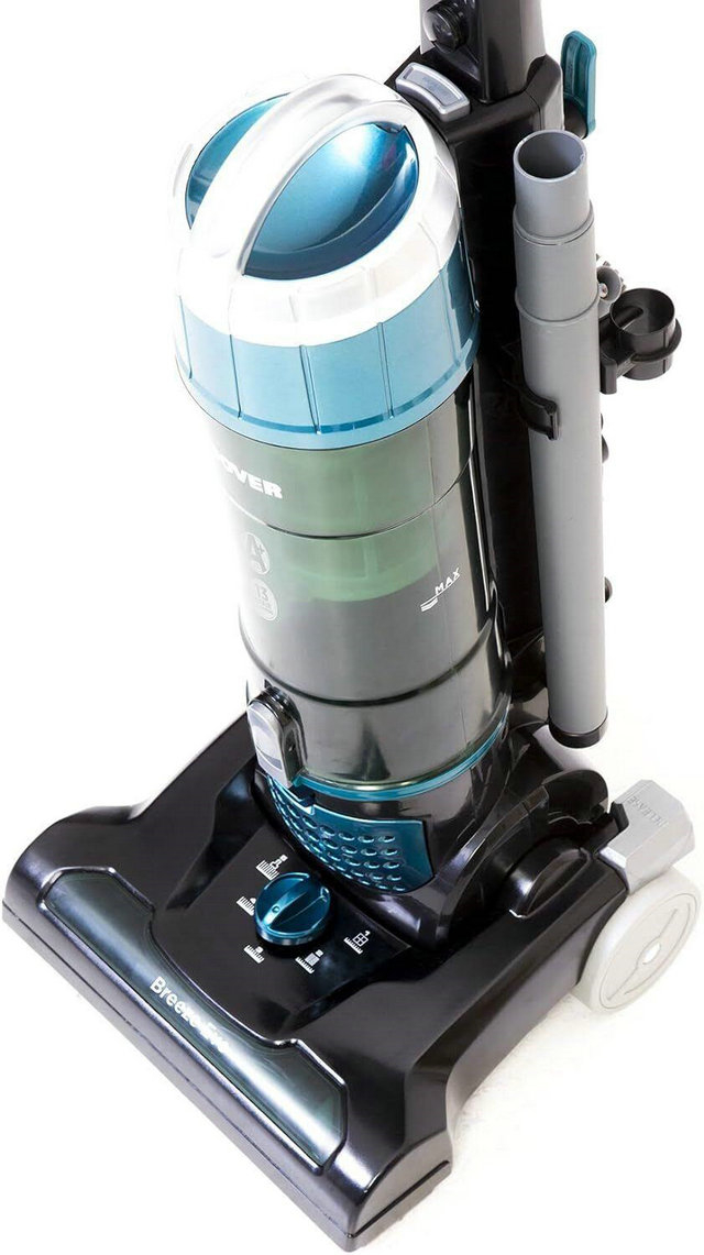 Hoover Breeze Evo Bagless Upright Vacuum Cleaner