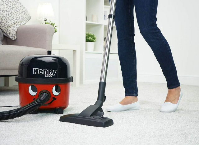 Numatic HVR200-11 Henry Vacuum Cleaner Bagged 620 W - Red/Black