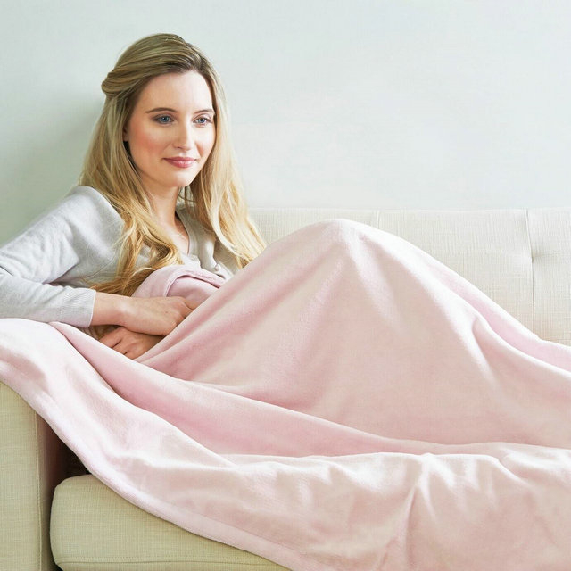 Dreamland Luxury Heated Throw