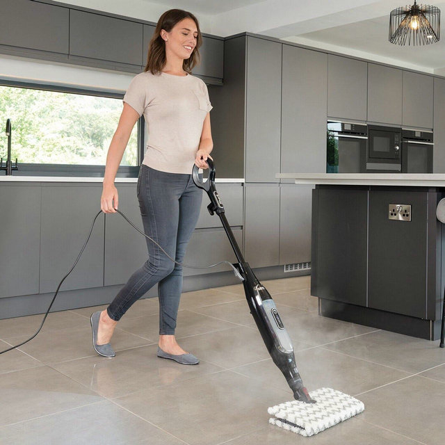 Shark Deluxe Black Klik N’ Flip Automatic Steam Mop S6003UKDB