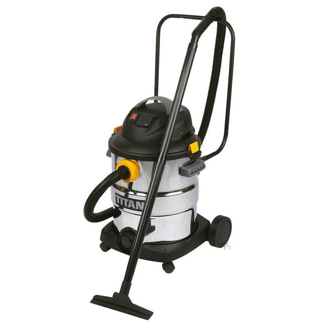 Titan TTB775VAC 1400W  Wet & Dry Vacuum 220-240V