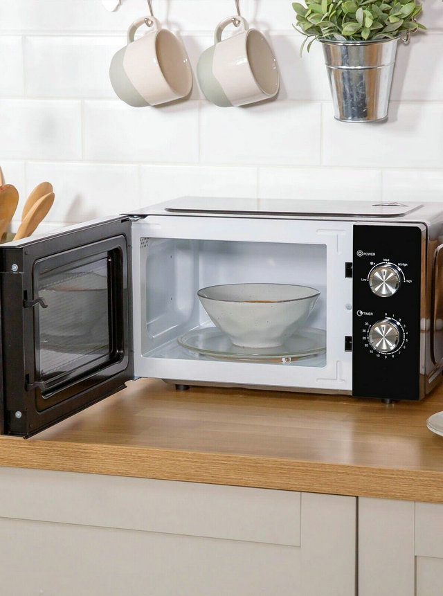 Russell Hobbs RHMM719B Compact Manual Microwave 17L Black