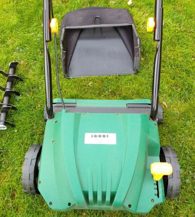 WR6002-1500 32cm Raker & Scarifier 230-240V