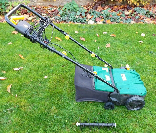 WR6002-1500 32cm Raker & Scarifier 230-240V