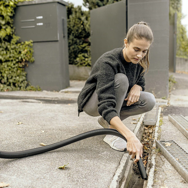 Karcher WD 2 Plus Wet & Dry Vacuum Cleaner